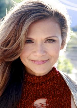 Nia Peeples